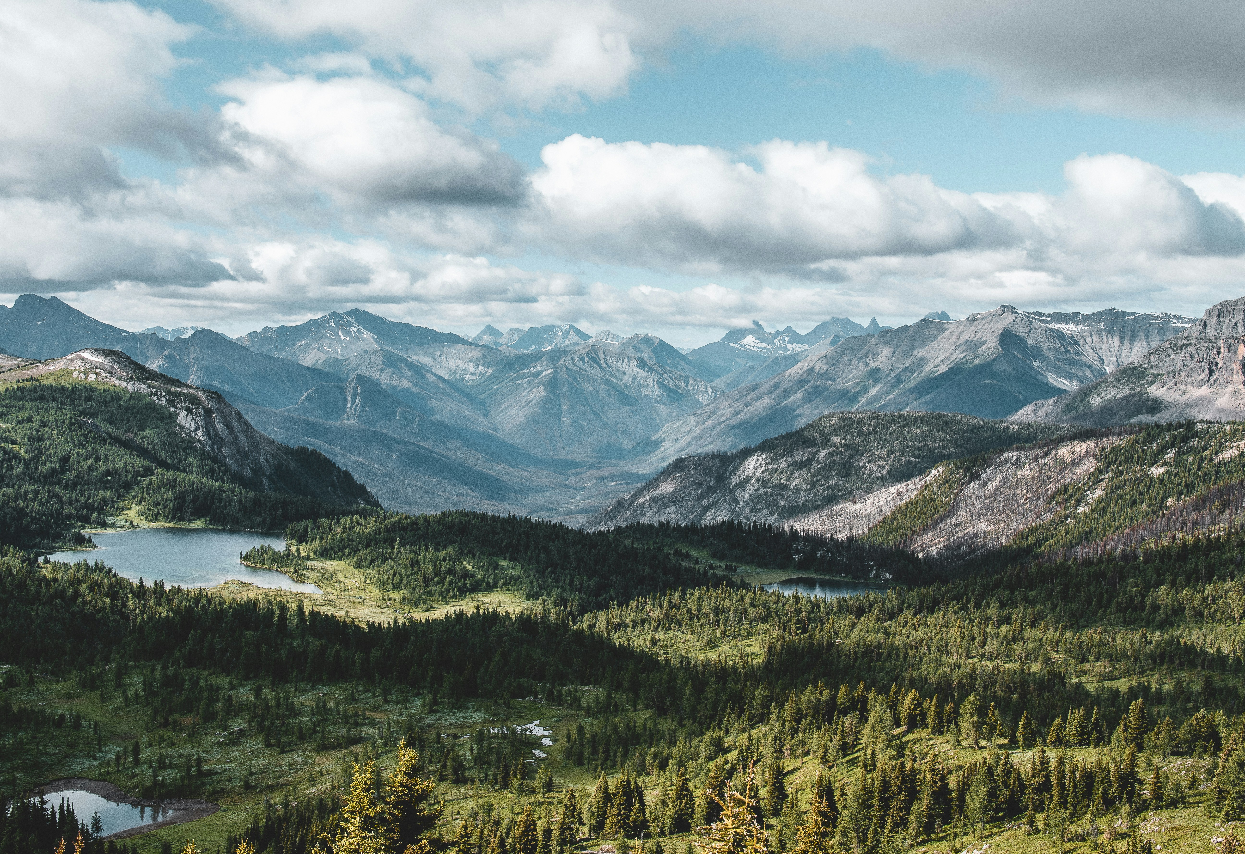 A landscape view of US Rockies.